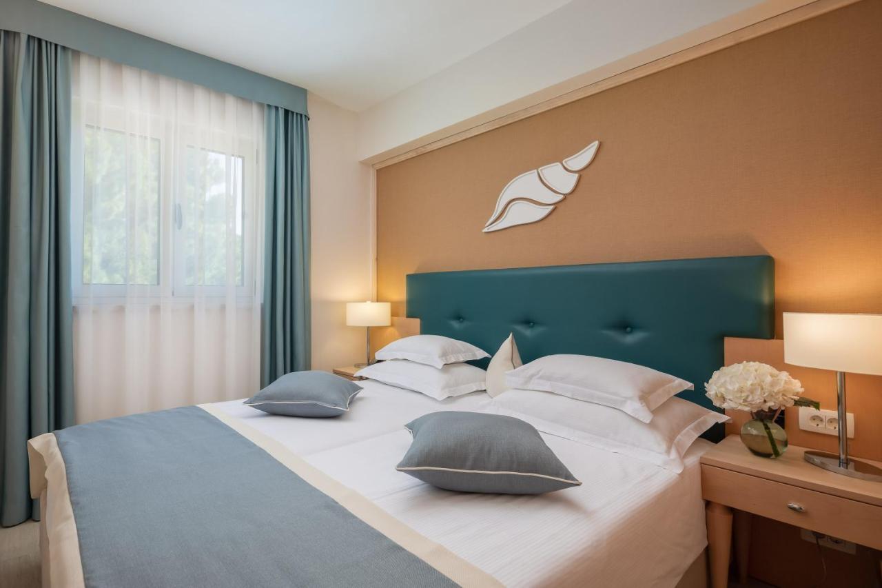 Flora Aparthotel