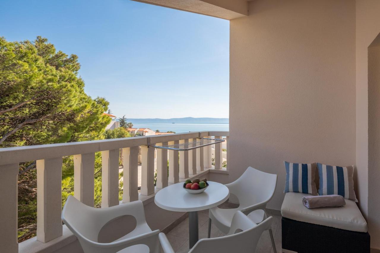 Flora Aparthotel 4*